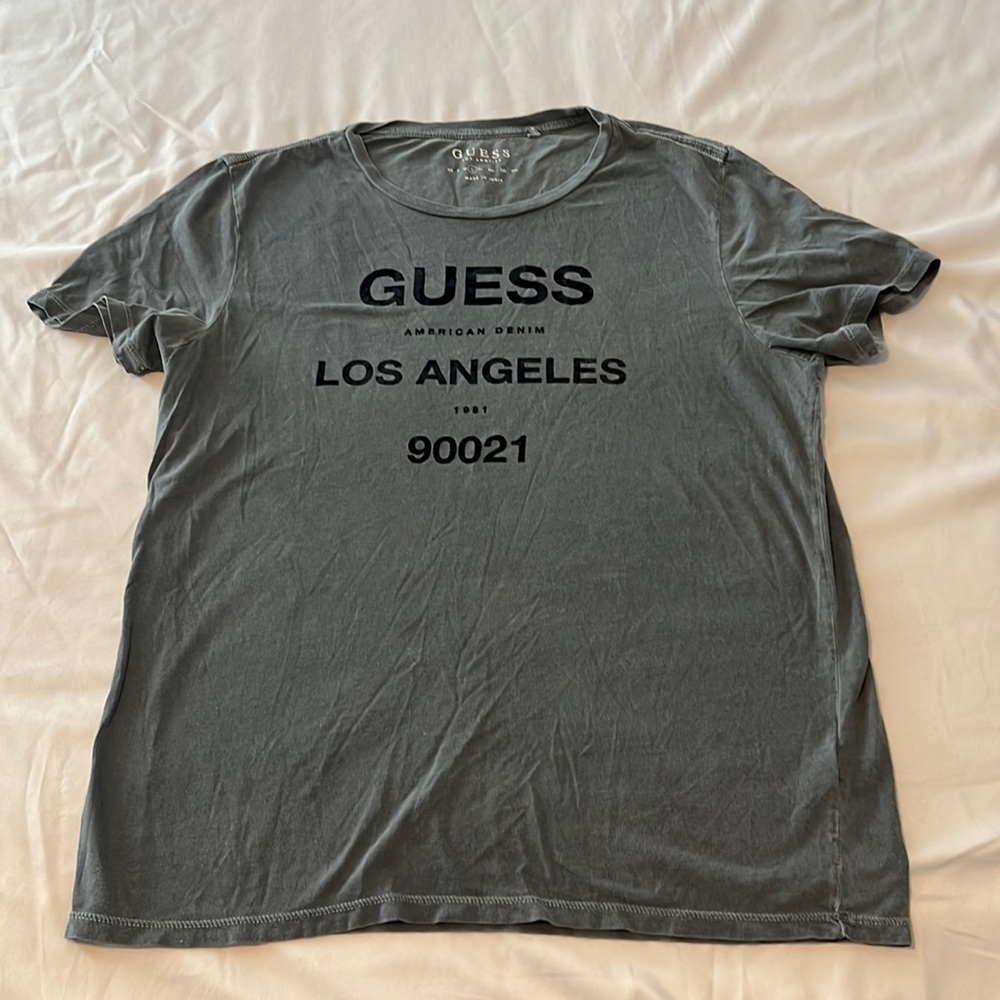 Gray Guess t-shirt